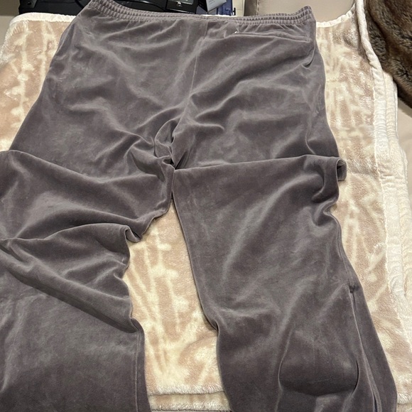 Fila Gray Velour Pants - Picture 5 of 14